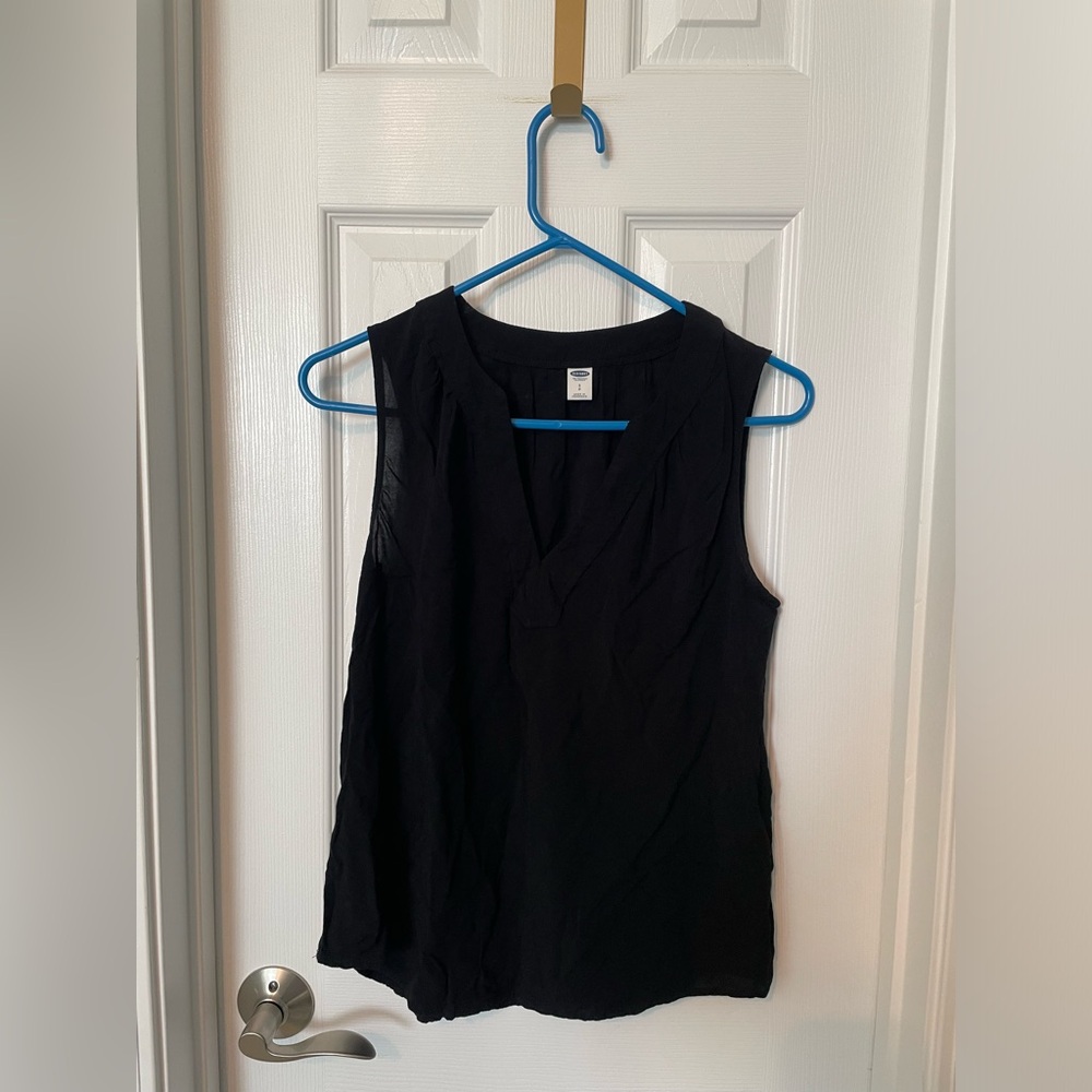 Old Navy Black Light Weight Sleeveless Top - Picture 1 of 4
